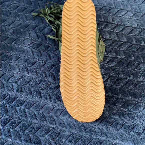 Boots - Picture 3 of 3